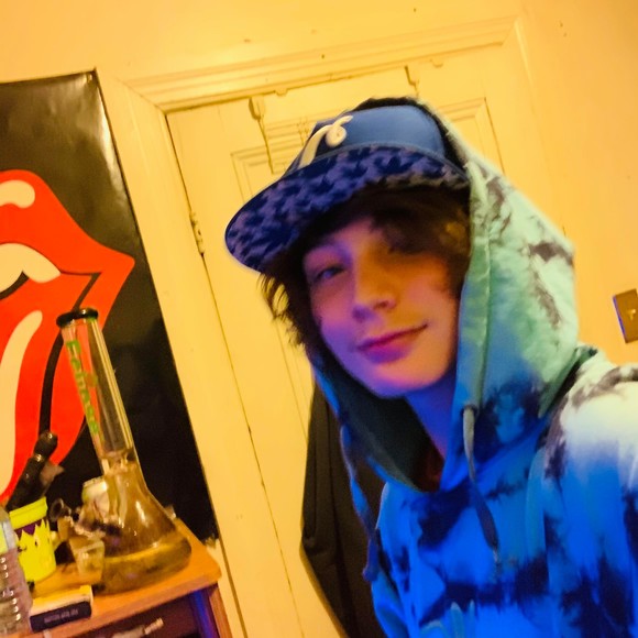 Meet your Posher, Cameron - Picture 1 of 1